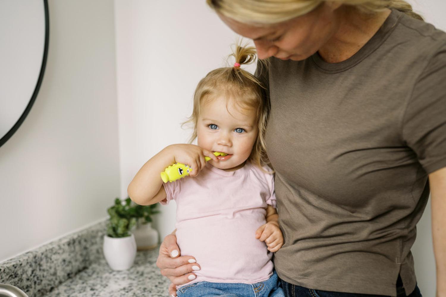 Cepillo De Dientes Dr. Brown's Bebé Monstruo Suave Cerdas Delicadas Mango Ergonómico Antideslizante Seguro Entrenamiento Infantil 0-3 Años Estimulación Oral Divertido Colorido — imagen 5